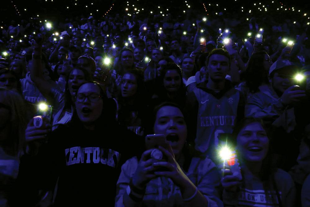 Main Kentucky fans light up Getty